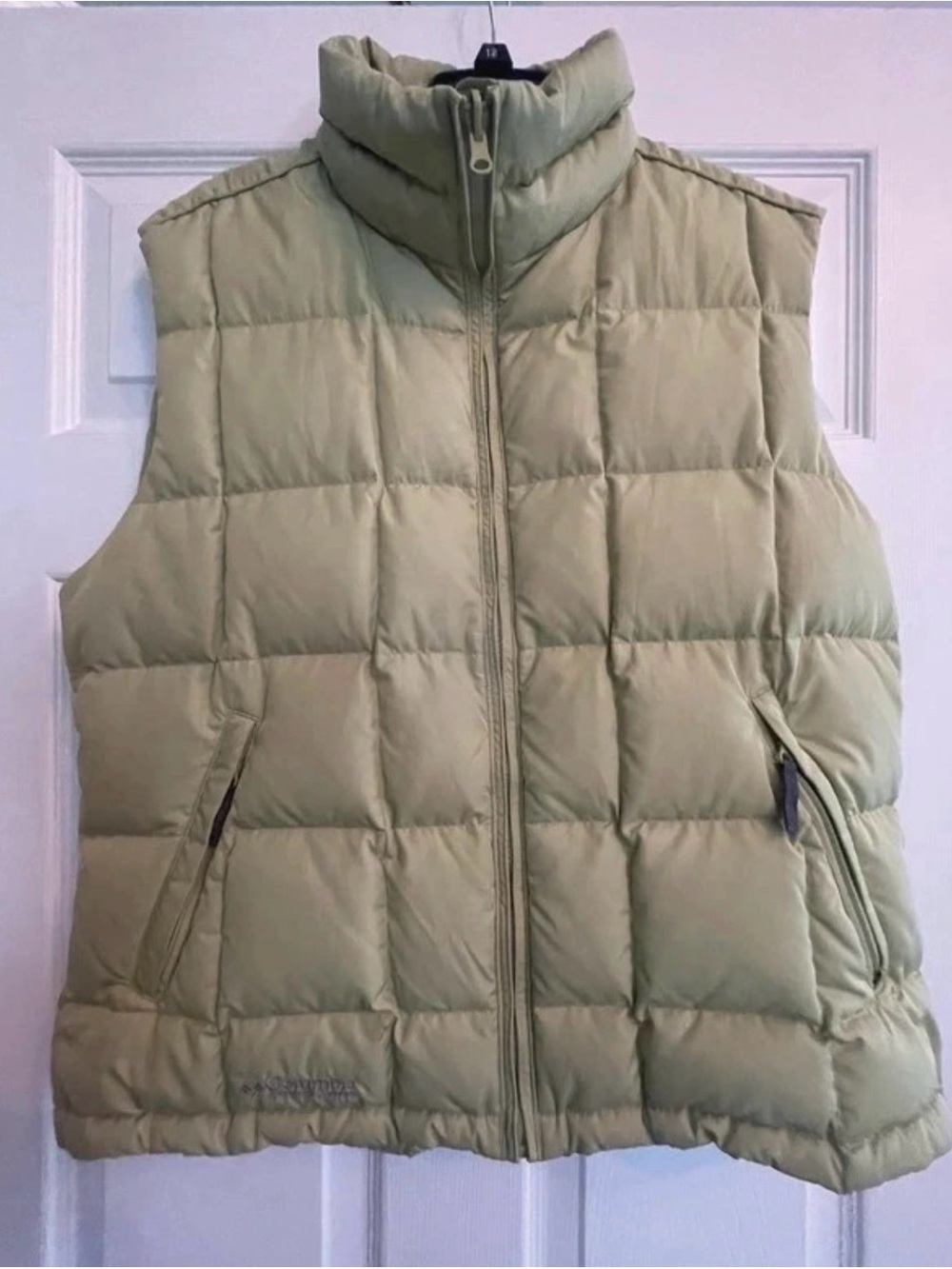 Light Green Quilted Puffer Vest  Size Xl